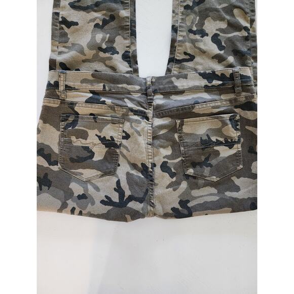 New York & Company Women's Size 12 Camouflage Pants - Picture 3 of 5